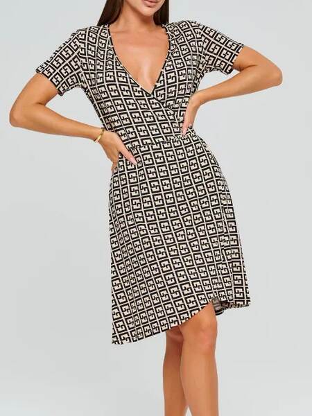 Vestido curto de praia