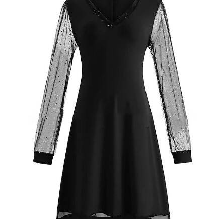Vestido Preto com Lantejoulas