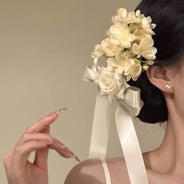 Penteado com Flor e Contas Rosa