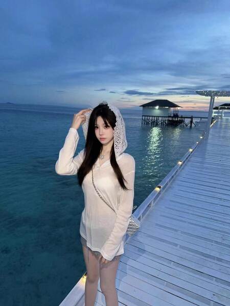 Shenzhen South Oil High-End Original Single MIU Casa 24 Inverno Novo T-Shirt com chapéu de mangas longas
