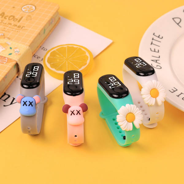Hot-selling estudante desenho animado bonito anel de luzes brancas LED boneco relógio menino menina natação impermeável toque de relógio