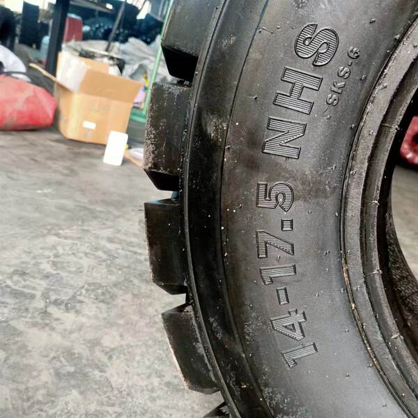 10-16.5 12-16.5 Pneus de carregador 14-17.5 Pneus de forjamento Pneus de carregamento