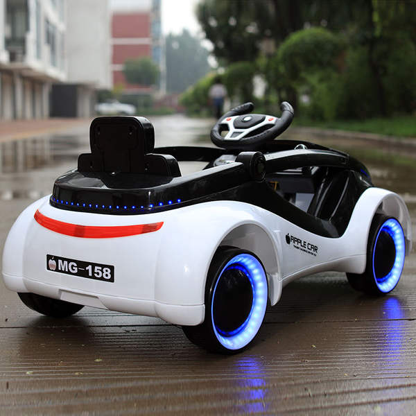 Crianças de ficção científica carros elétricos de quatro rodas com flash com controle remoto para homens e bebês rolando carregar brinquedos carrinho de criança