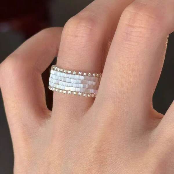 Anel de Contas de Vidro Artisanal Feminino
