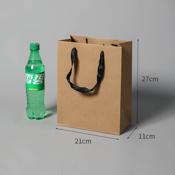 Saco de papel com logo para loja de roupas