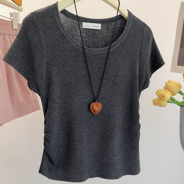 Camiseta feminina de algodão curtinha