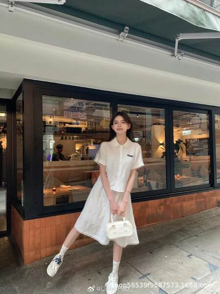 Vestido e camisa floral feminino