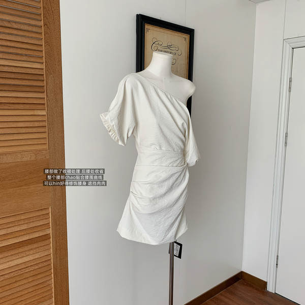 Vestido de verão francês para duas mulheres