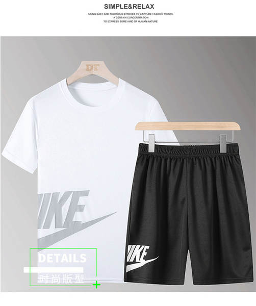 Conjunto de Camiseta e Shorts Masculinos