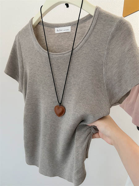 Camiseta feminina de algodão curtinha