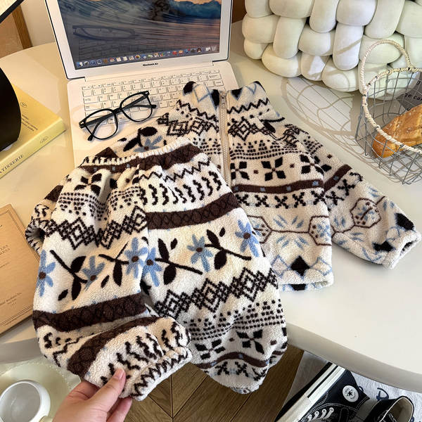 Conjunto de pijama infantil aquecido