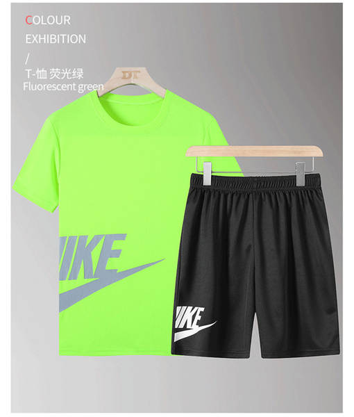 Conjunto de Camiseta e Shorts Masculinos