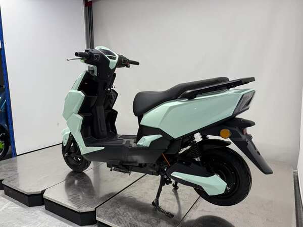 Exportação transfronteiriça de fabricantes de motocicletas de redução de choque para adultos para carros elétricos para passageiros de motocicletas