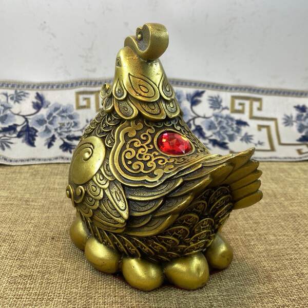 Galinha de Bronze para Sorte