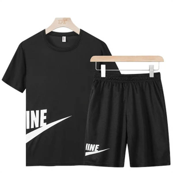 Conjunto de Camiseta e Shorts Masculinos