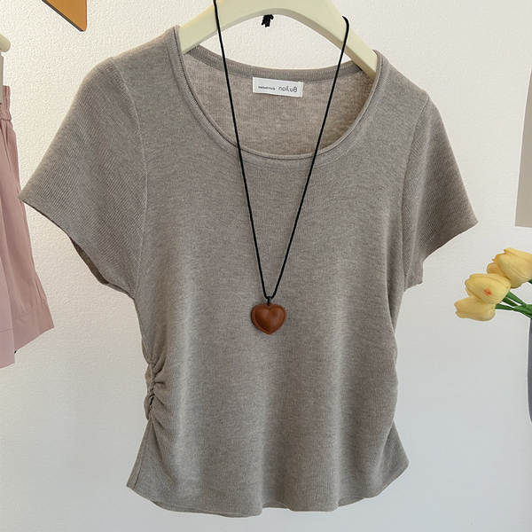 Camiseta feminina de algodão curtinha
