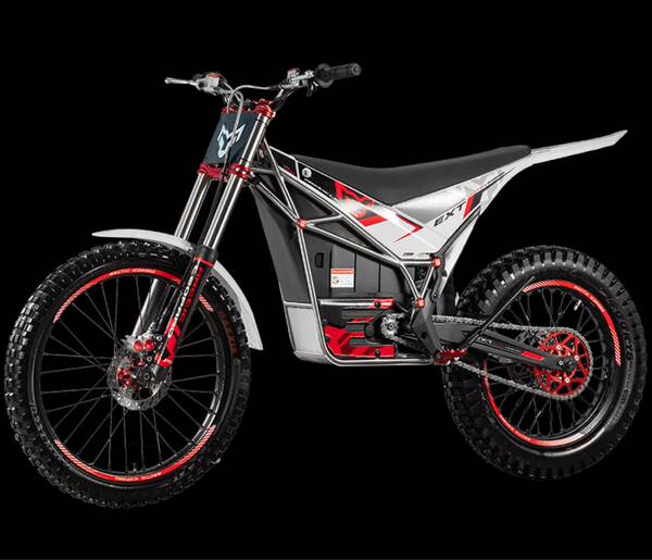 Arctic Panther E.XT Montanha Panther série todo o terreno formando um campo de competição de duas rodas de motocicleta elétrica off-road