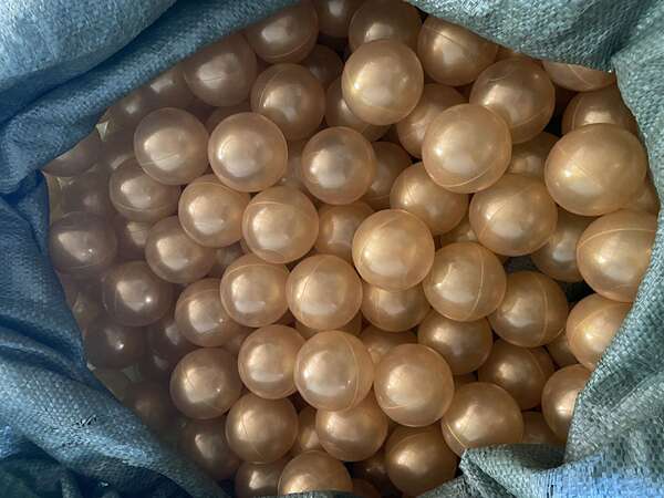 Bola de plástico inflável 4cm