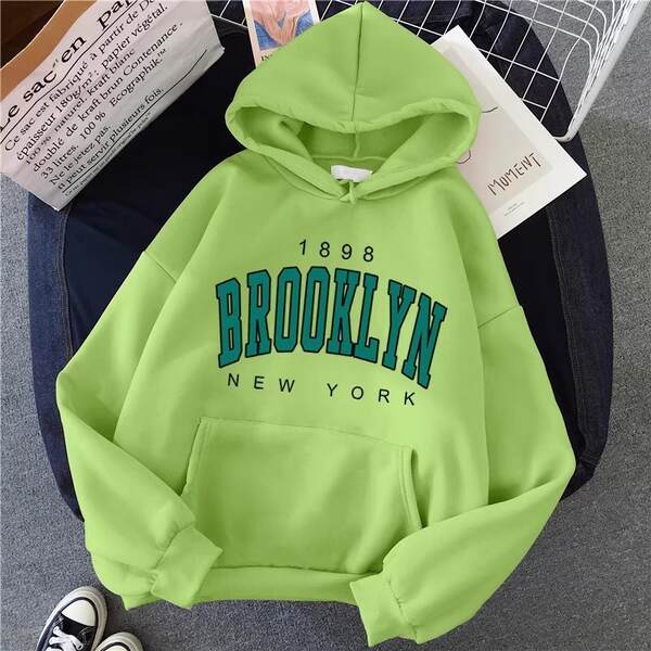 Vestido de inverno brilhante de Brooklyn com chapéus e camisas de esportes