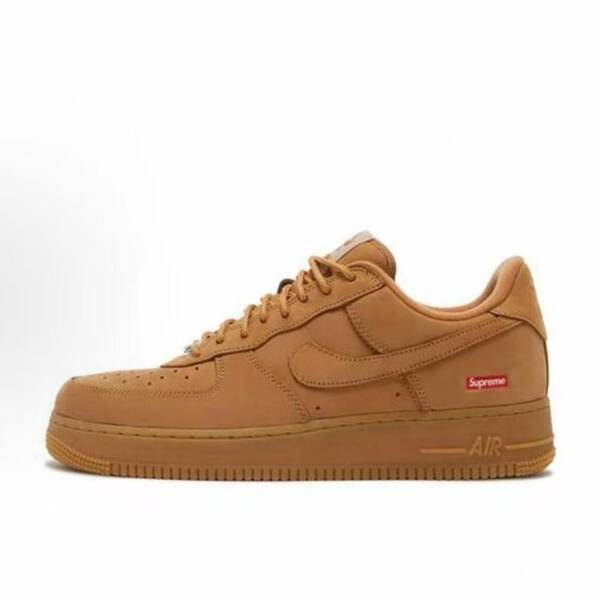 Sapatos de verão da Air Force One, um novo modelo de sapatos de verão.