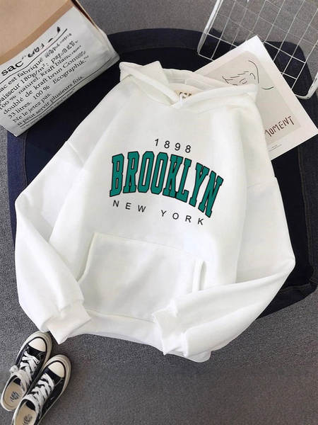 Vestido de inverno brilhante de Brooklyn com chapéus e camisas de esportes