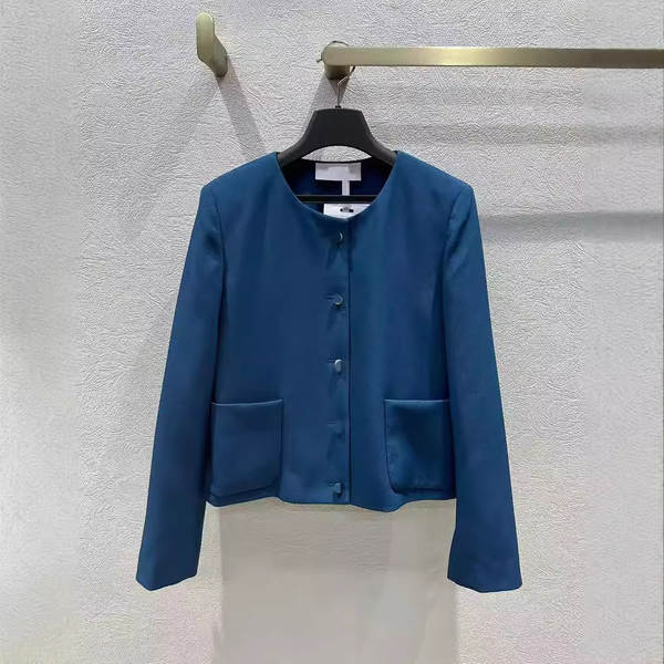 Conjunto de saia e jaqueta curta
