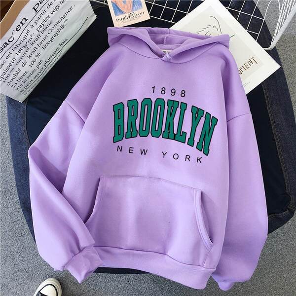 Vestido de inverno brilhante de Brooklyn com chapéus e camisas de esportes