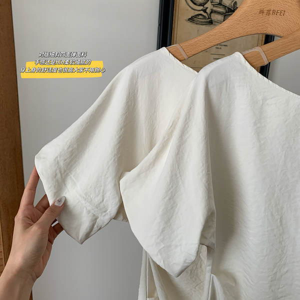 Vestido de verão francês para duas mulheres
