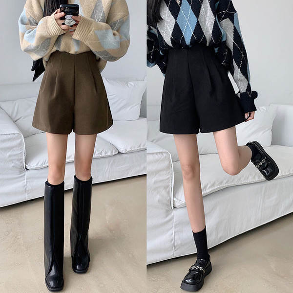 Calça curta de inverno preta para mulher
