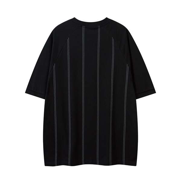 Camiseta esportiva listrada
