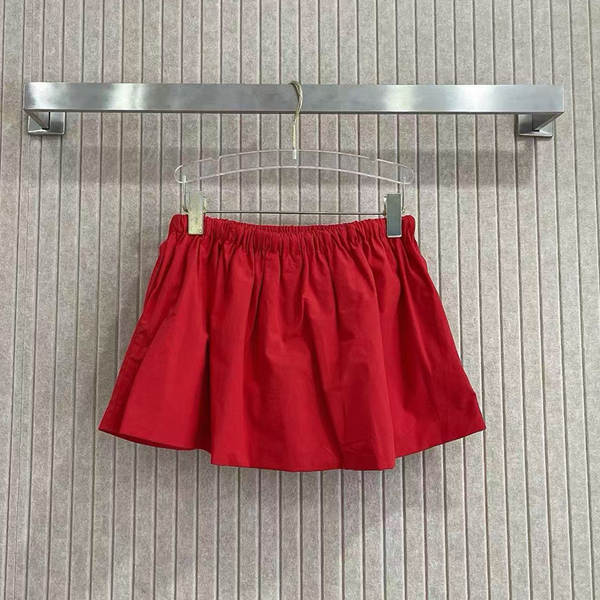 No verão, a nova versão de alta qualidade do óleo do sul com a letra mmu é estampada com uma corda fina e meio-cortinha.