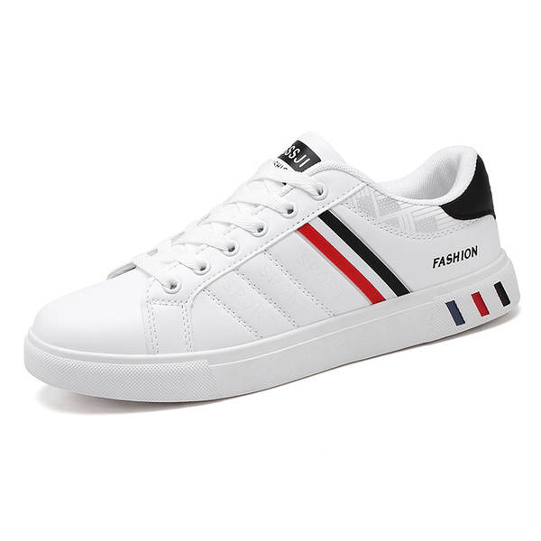 Sapatos esportivos brancos