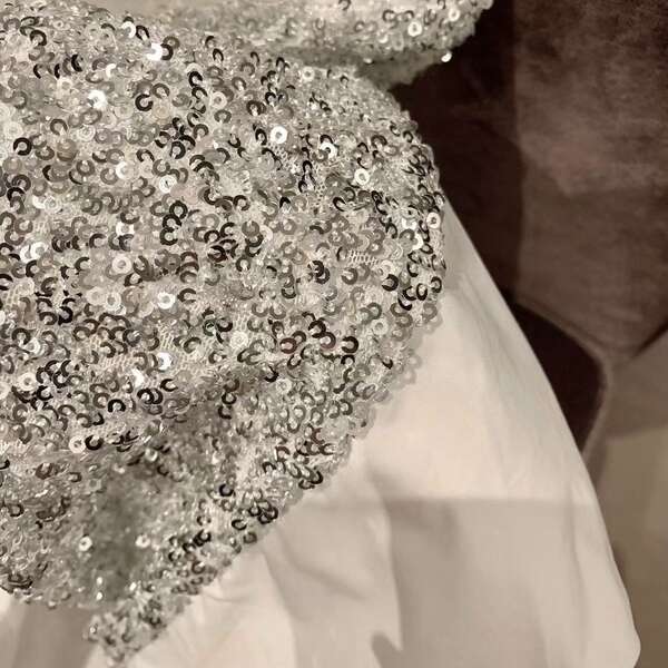 Blusa com detalhes em purpurina