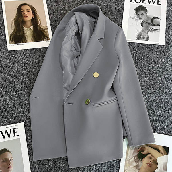 Vestido branco para a primavera e outono de 2026.