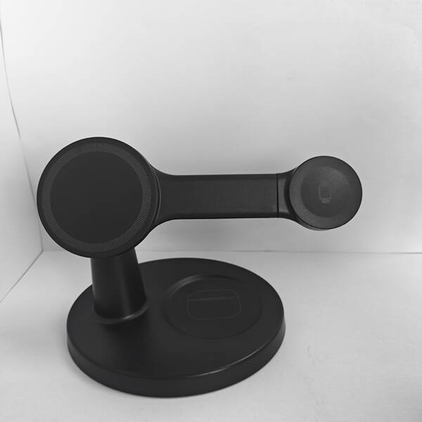 Novo modelo transfronteiriço de 15W imersão magnética de três em um carregador sem fio de mesa de carregamento rápido com suporte para fones de ouvido de relógio móvel