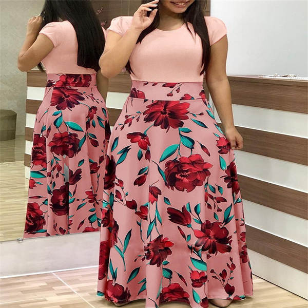 O Wish 2023 é um vestido de cor preta para mulheres.