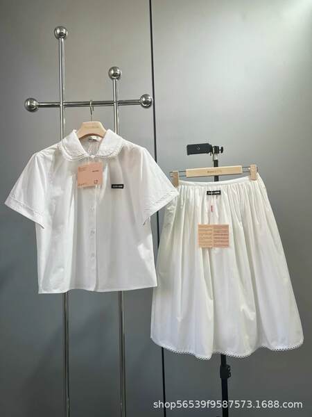 Vestido e camisa floral feminino