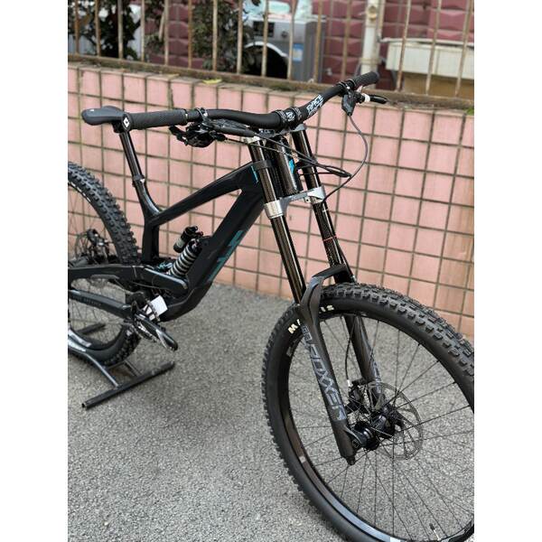 Novo alemão YT TUES DH 27.5 polegadas Fibra de Carbono/Alumínio Fortaleza dianteira de dois ombros