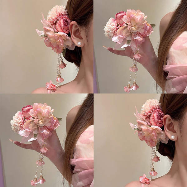 Penteado com Flor e Contas Rosa