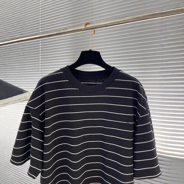 Versão correta 25 verão novo modelo miu falso casamento tiras de corda relaxante calça curta T-shirt masculino e feminino do mesmo estilo colarinho
