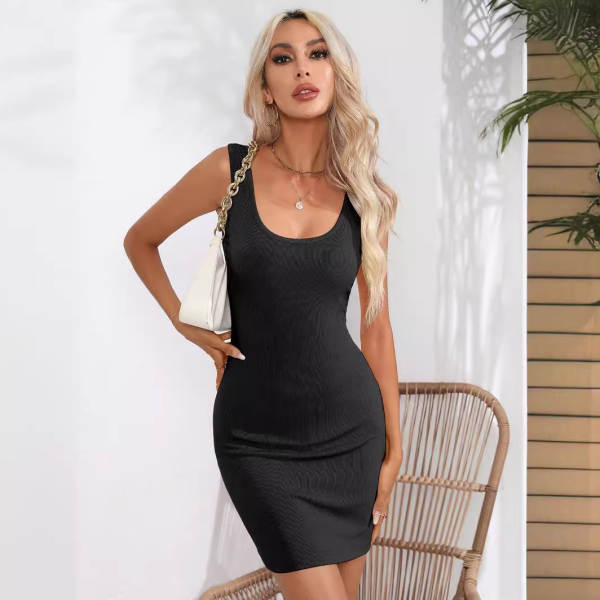 Vestido curto sem mangas
