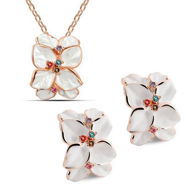Conjunto de Colar e Brinco de Flor de Chá