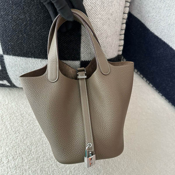Bolsa de couro grande com alça