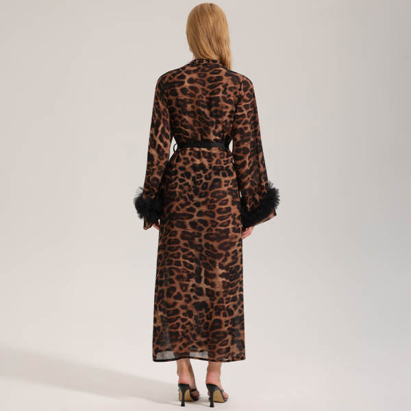 Roupa de dormir feminina de manga longa com estampa de leopardo