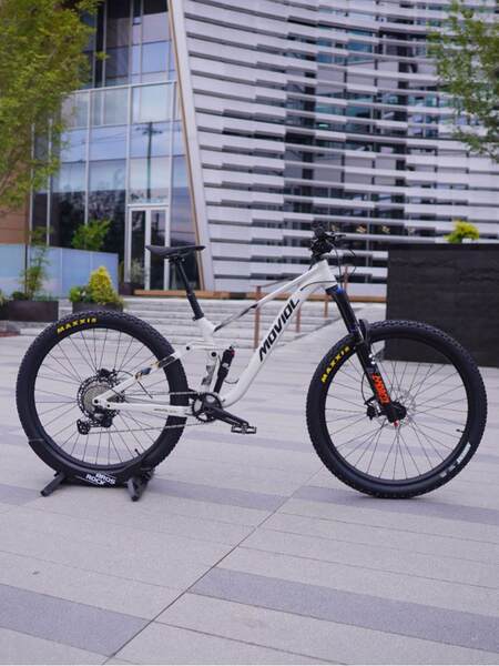 Bicicleta de Montanha com Suspensão Dupla