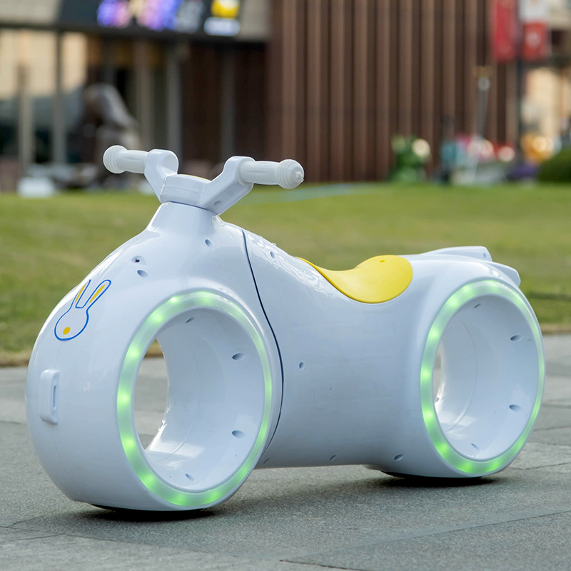 Carro elétrico de equilíbrio para crianças de 2 a 8 anos de idade Caminhão de bicicleta para bebês Carro de música flash Carro de presente para bebês