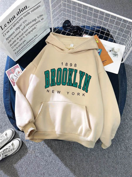 Vestido de inverno brilhante de Brooklyn com chapéus e camisas de esportes