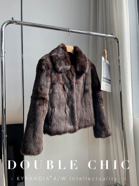 Vestido de couro novo para o inverno, casaco de couro novo para a mulher.