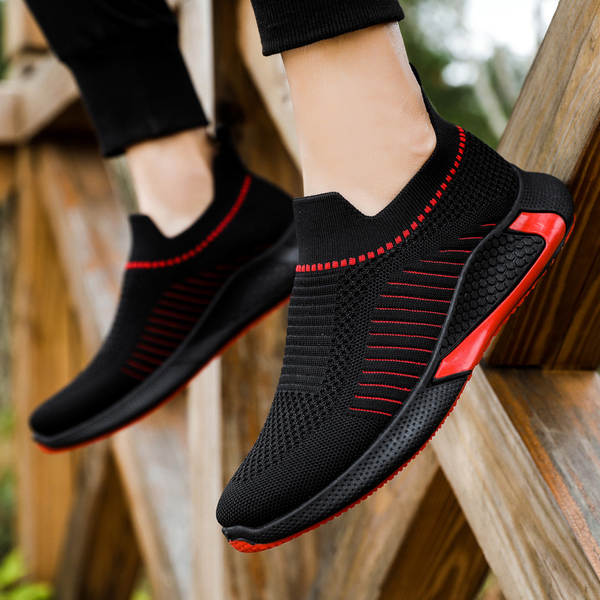 Sapatos masculinos 2026 Primavera Novo modelo de sapatos esportivos de moda suave e vazio para o tempo livre para homens