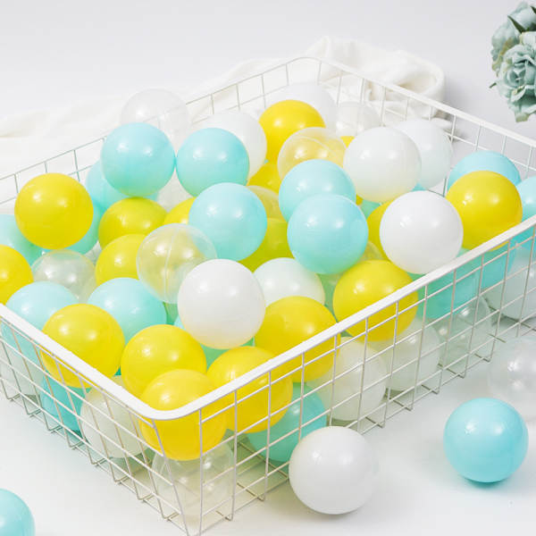 Bola de plástico inflável 4cm